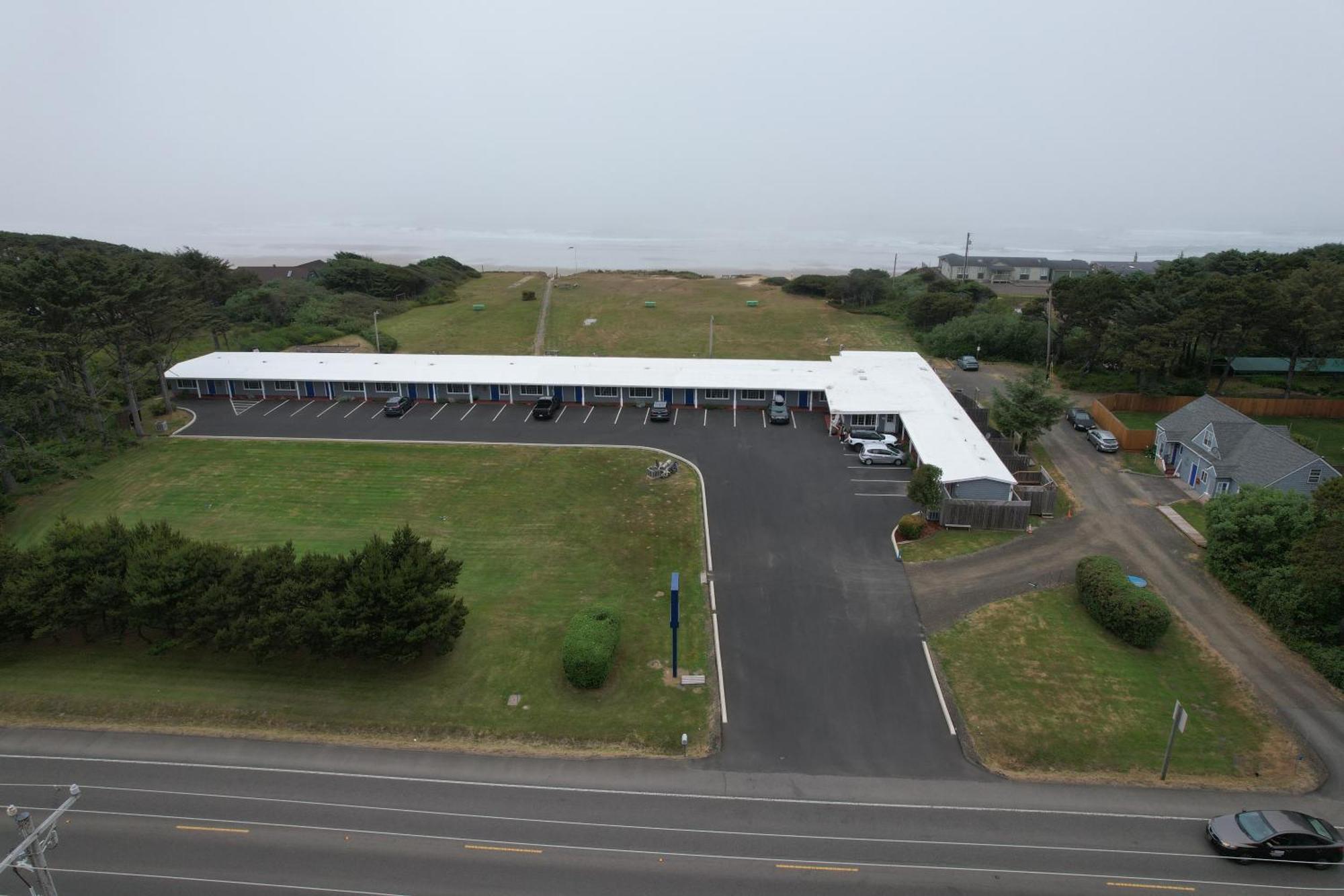 Tillicum Beach Motel - Formerly Deane'S Oceanfront Lodge Yachats Exterior photo