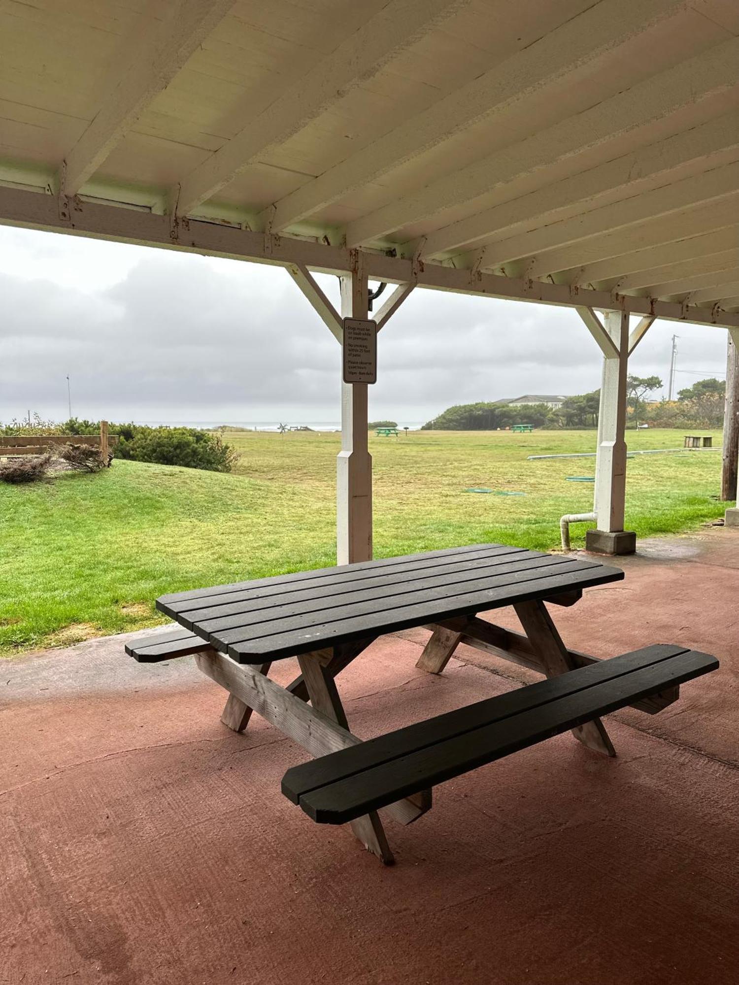 Tillicum Beach Motel - Formerly Deane'S Oceanfront Lodge Yachats Exterior photo