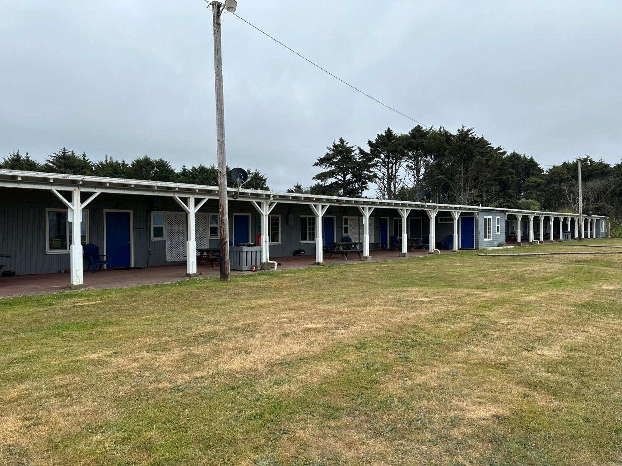 Tillicum Beach Motel - Formerly Deane'S Oceanfront Lodge Yachats Exterior photo